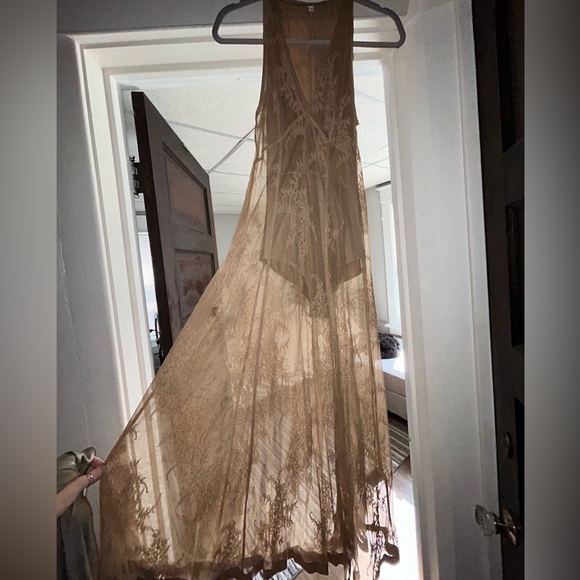 & Other Stories lace maxi dress with bodysuit in beige - Picture 14 of 15